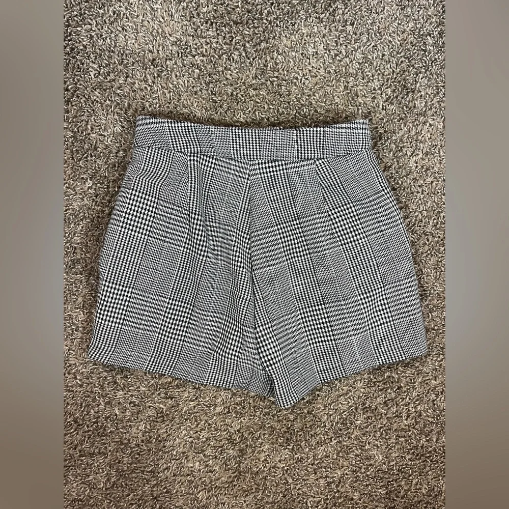 Zara Basic Collection‎ Womens Ruffle Shorts Black/White Print Small Academia
